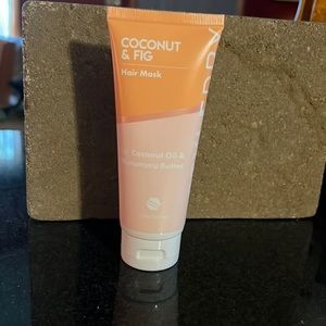Coconut and fig hair mask
